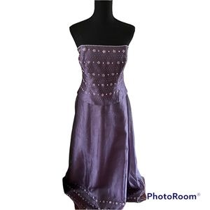 Purple strapless prom gown